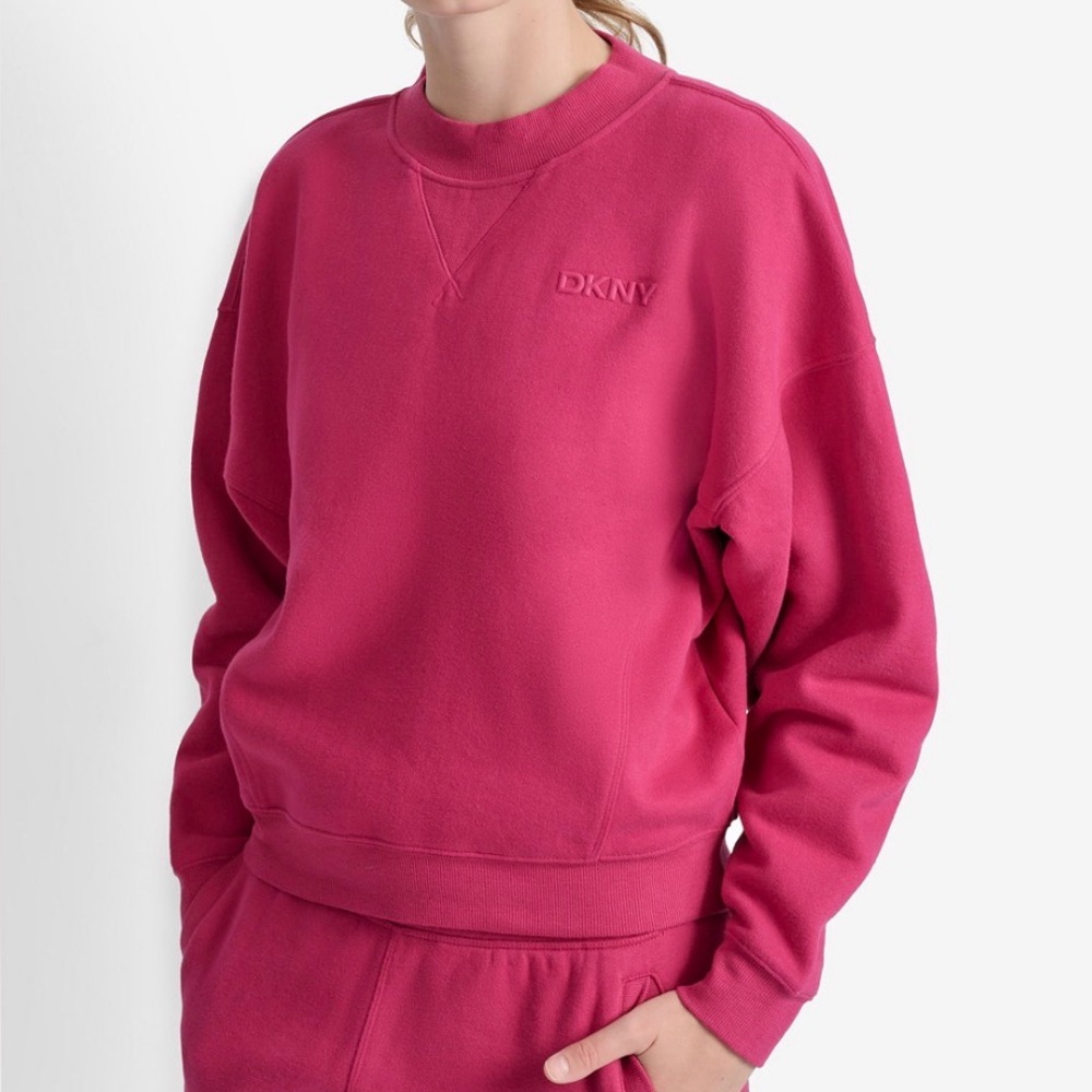 DKNY
Women's Crew Neck Long Sleeve Sweatshirt
